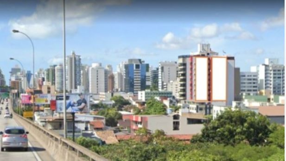 Destaque Sua Marca na Terceira Ponte de Vila Velha com Mídia em Empena!